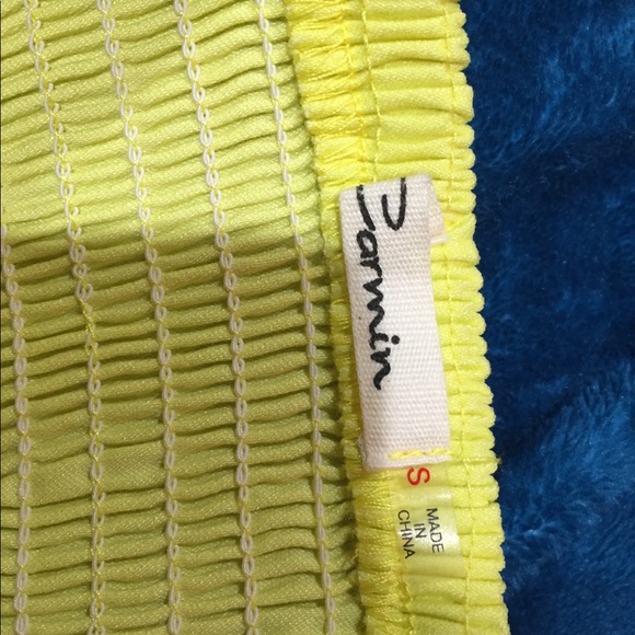 Yellow top - Picture 2 of 4